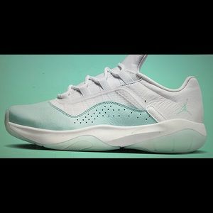 Nike Jordan 11 comft low igloo blue sneakers size 10.5